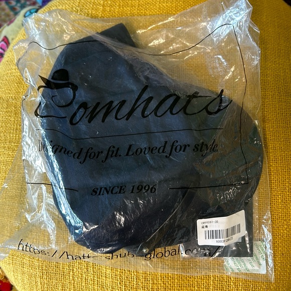 Navy blue pleather rim cute hat - Picture 3 of 16